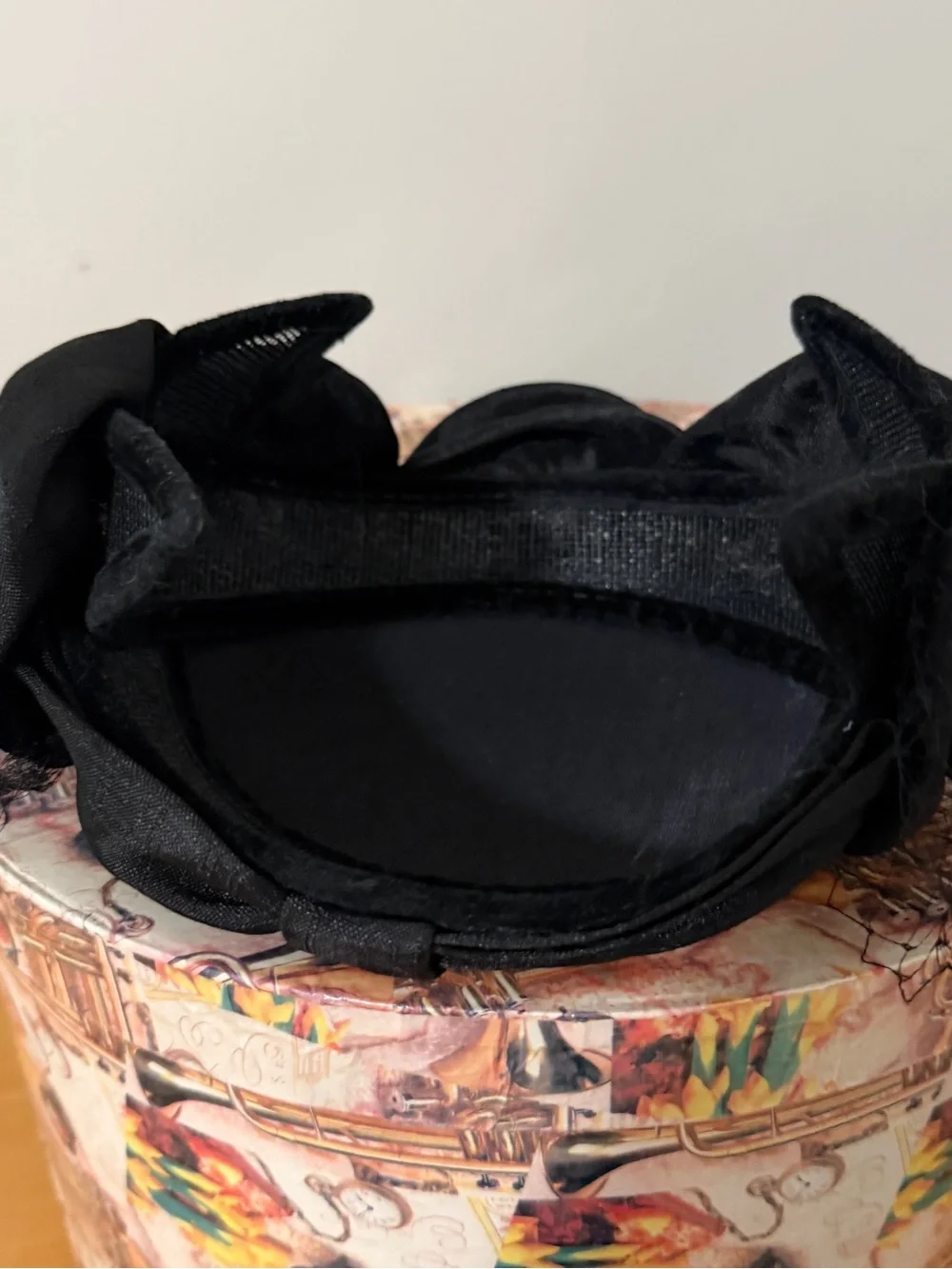 Vintage Black Veiled Rose Accent Fascinator Hat - Women Accessories